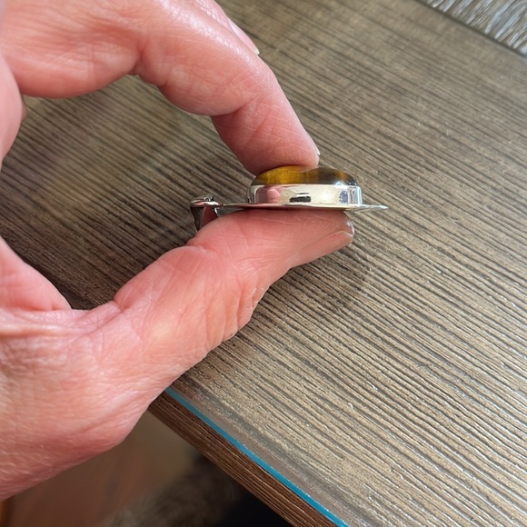 Vintage Oval Sterling Silver Pendant with A Tigers Eye Center - Picture 6 of 11